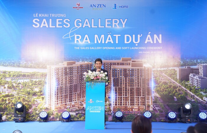 Mr. Tran Thanh Phong, Vice Chairman of the Board of Directors at Nam Long Group, delivering a speech at the event.